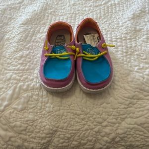 Toddler shoes !!!! All size 6 or 7’s OnLY toddlers !!!!!!!